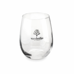 Gadget with logo Cocktail glass BLESS Reusable stemless glass presented in gift box. Capacity: 420 ml. The rounded and wide shape of the glass make it ideal to serve your favourite cocktails in. A stylish glass that will look good on any bar or dining table. Dimensions: Ø6X10.5CM Height: 10.5 cm Diameter: 6 cm Volume: 1.153 cdm3 Gross Weight: 0.239 kg Net Weight: 0.191 kg Magnus Business Gifts is your partner for merchandising, gadgets or unique business gifts since 1967. Certified with Ecovadis gold!
