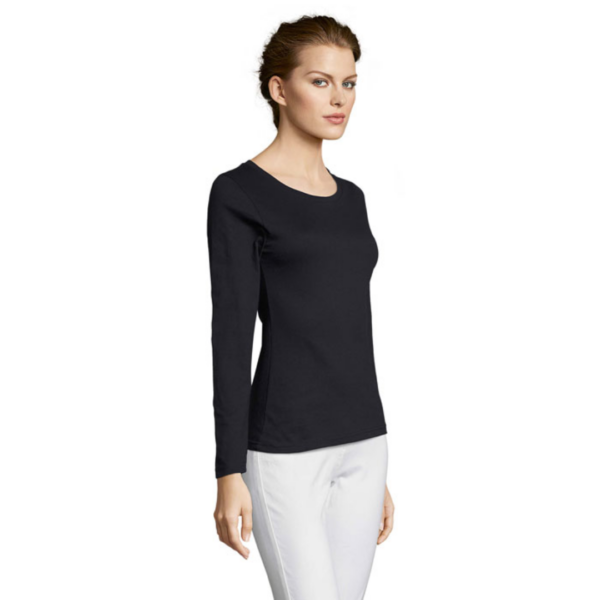 T-shirt with logo women MAJESTIC SOL'S MAJESTIC; WOMEN'S ROUND NECK LONG SLEEVE T-SHIRT; 100% semi-combed Ringspun cotton Jersey 150; Reinforcing tape on neck; Round elastane rib collar; Low neckline; Fitted cut; Ribless cuffs; Cut and sewn; (1) Grey melange : 85 % cotton / 15 % viscose. Available color: Kelly Green, Deep Black, Navy, White Dimensions: 45 X 33 X 25 CM Volume: 0.001 cdm3 Gross Weight: 0.145 kg Net Weight: 0.128 kg Magnus Business Gifts is your partner for merchandising, gadgets or unique business gifts since 1967. Certified with Ecovadis gold!