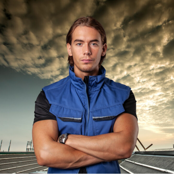 Projob Bodywarmer with logo Padded vest with zipper up to collar at front, with internal windflap and chin guard to prevent wind draft and chafing. Fleece lining in collar for increased comfort. Breast pockets on both sides, on the left side internal bracket for ID-card holder. Side pockets with zippers. Spacious inner pockets, also one phone pocket with Velcro closure. Extended back. Reflective piping at back and on front pockets. Lining can be opened to facilitate printing and embroidery. Available color: Skyblue, Blue, Red, Forest green, Khaki, Grey, Black Material: 65% polyester, 35% cotton 245 g/m2 Lining: 100% polyester Magnus Business Gifts is your partner for merchandising, gadgets or unique business gifts since 1967. Certified with Ecovadis gold!