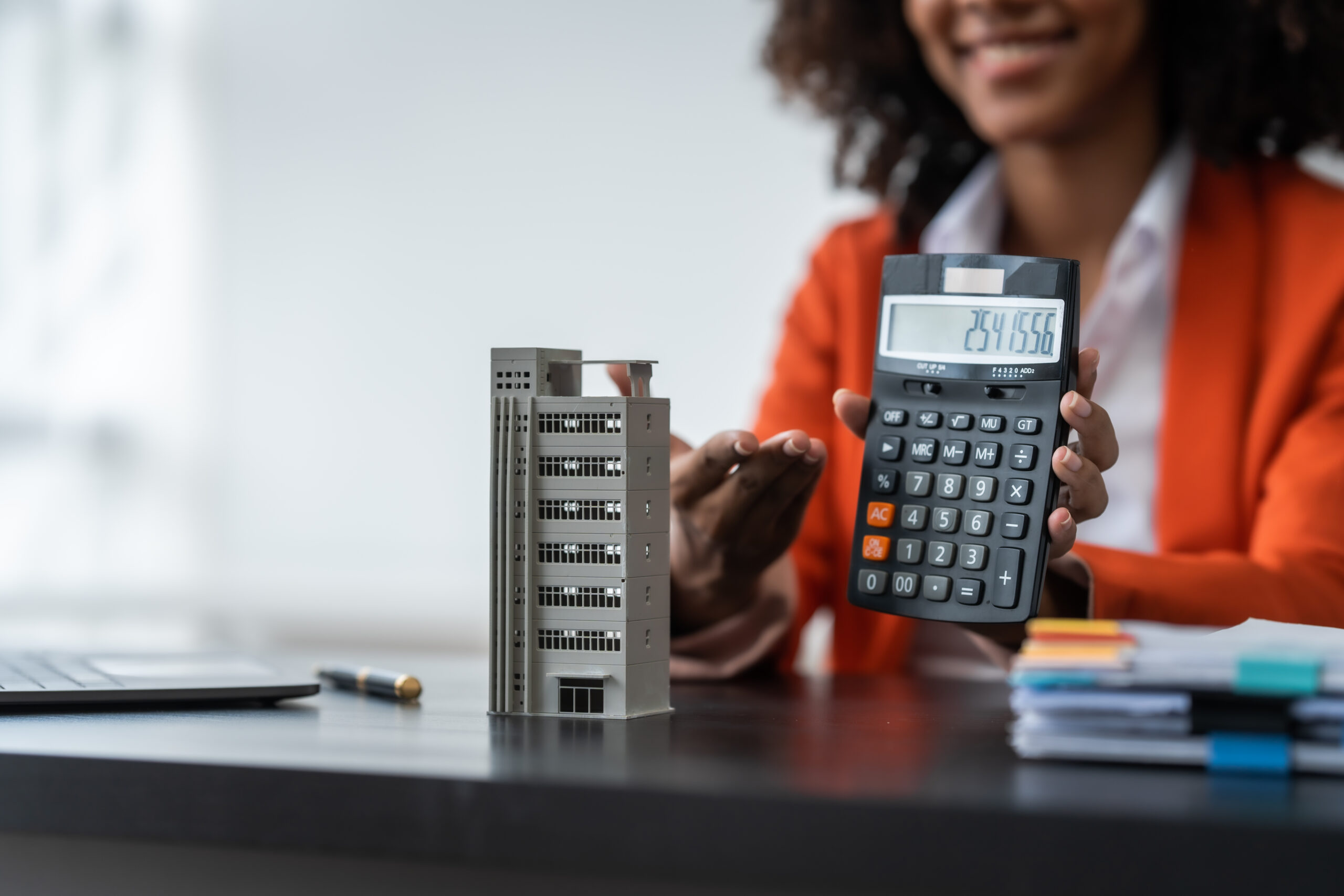 One of the main benefits of a custom calculator in your branding is that they can be a useful tool for customers, employees, students and teachers. Magnus Business Gifts can provide different models, whether it’s for giveaway calculators used at marketing events or more specific personalized calculators for business printed with your logo. Ask our team now what you can do with your budget and request a free quote.
